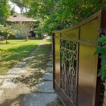 Casa Charming Immersa Nel Hébergement de vacances *